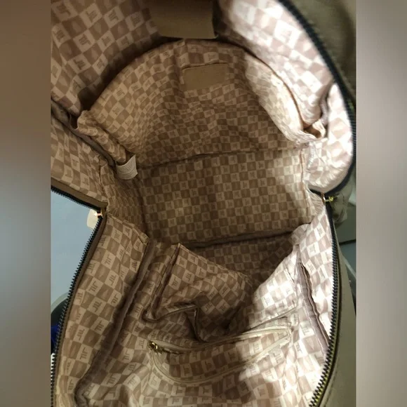 London Fog Backpack - Picture 2 of 5